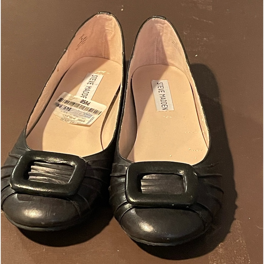 Flat P-pleat Steve Madden shoes